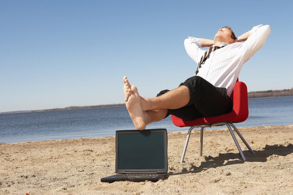 Человек на скале