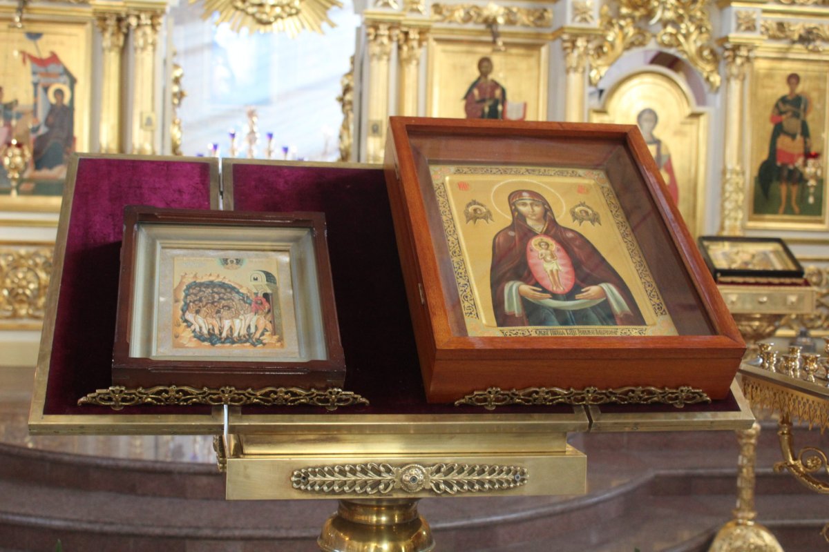 Икона Албазинской Божьей матери