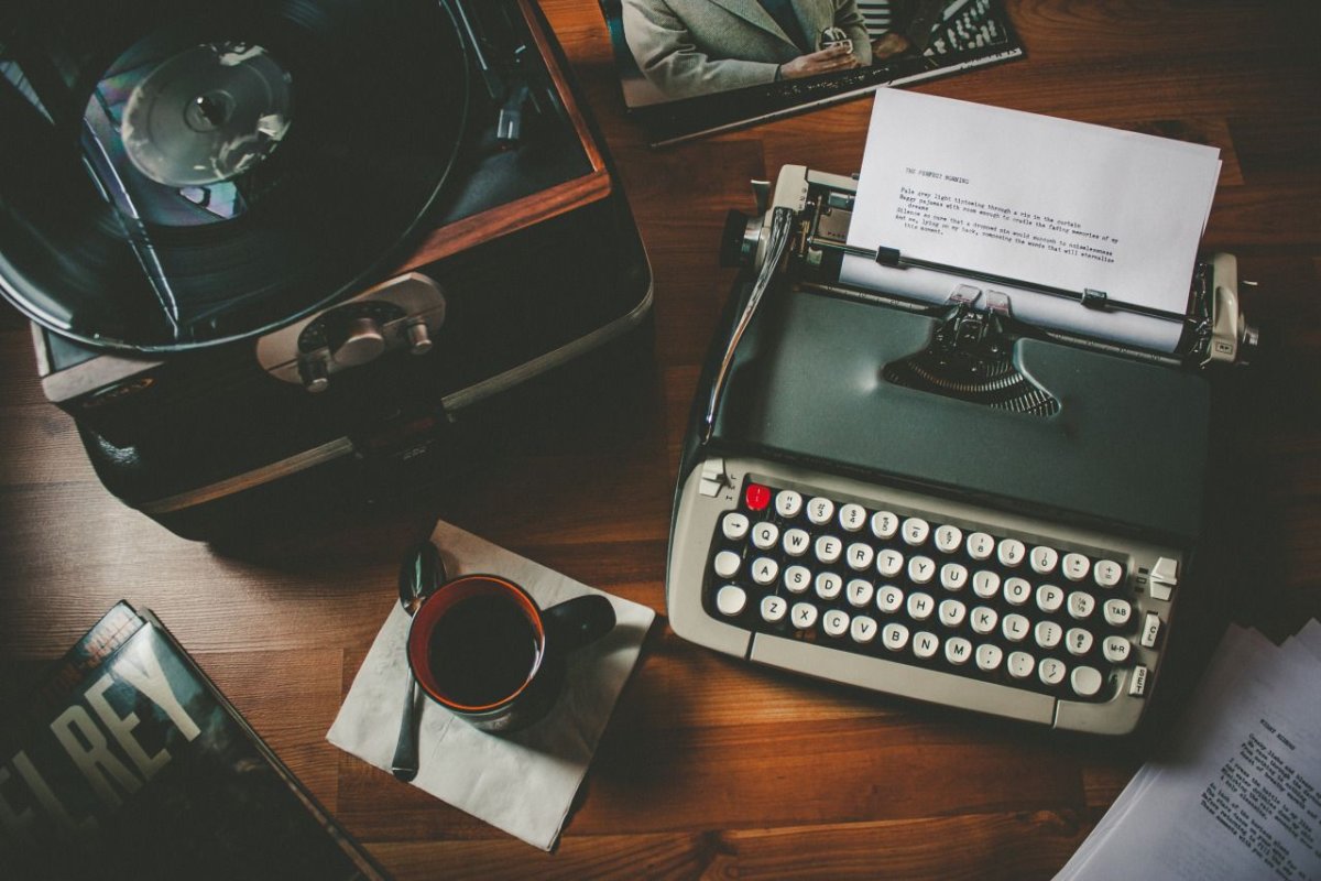 Печатная машинка писатель