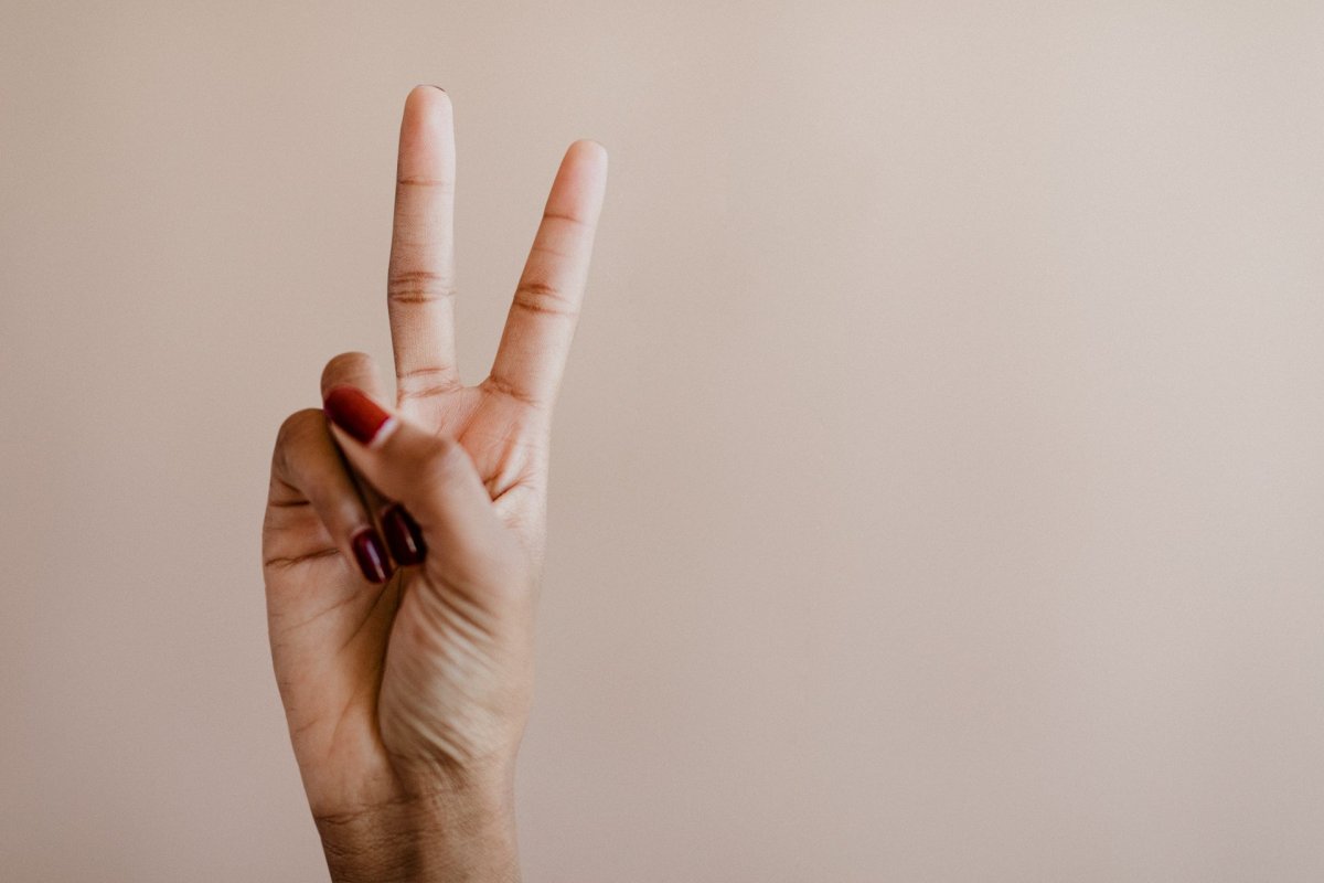 Мир пальцами