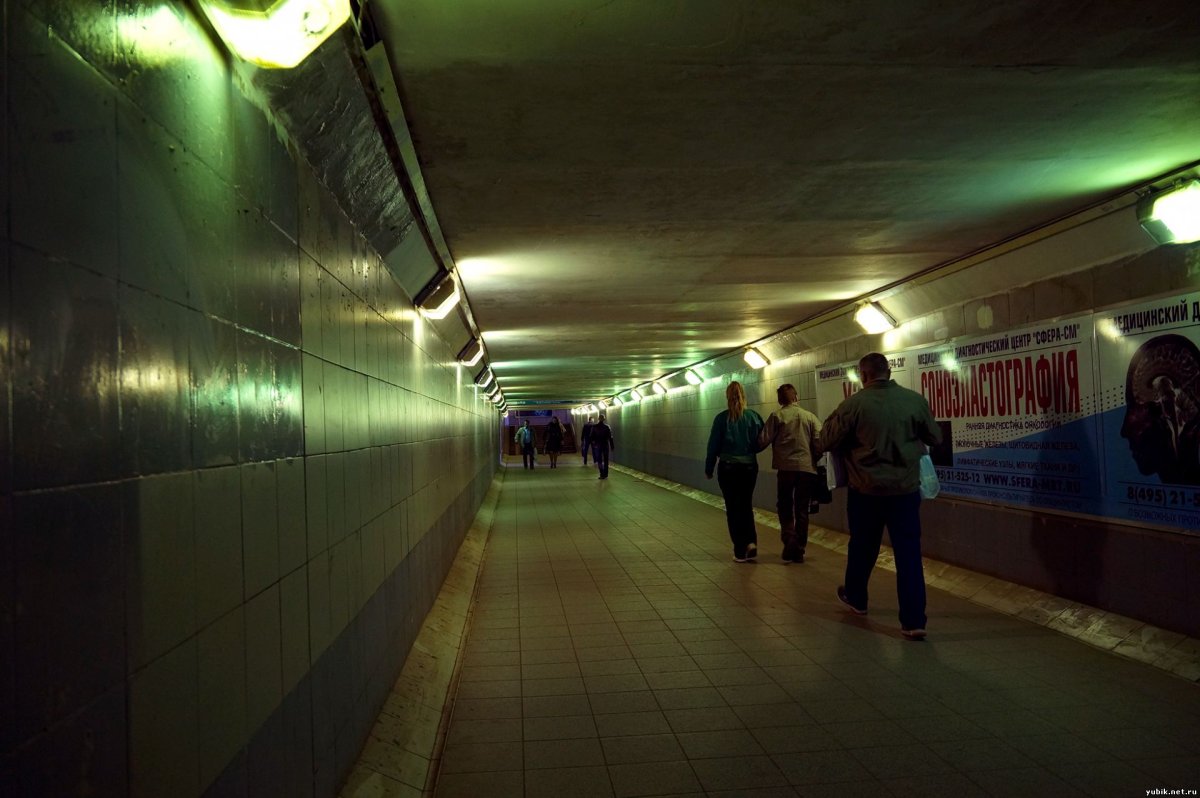 Знак надземный пешеходный