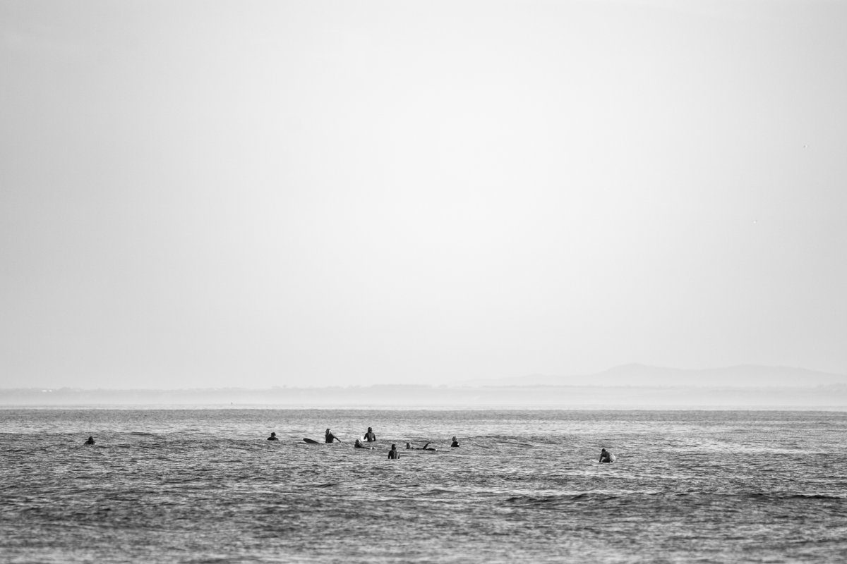 Море пляж черно белое