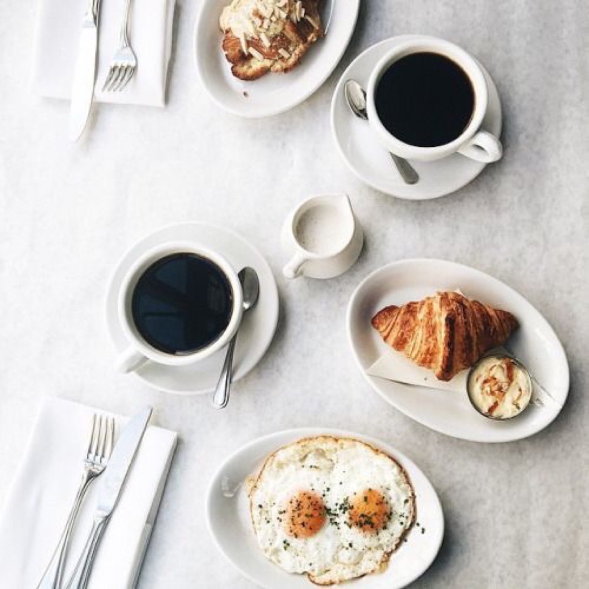 Утро кофе завтрак