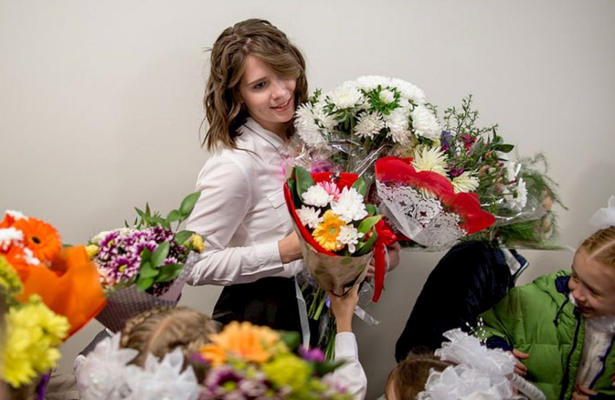 С праздником цветы