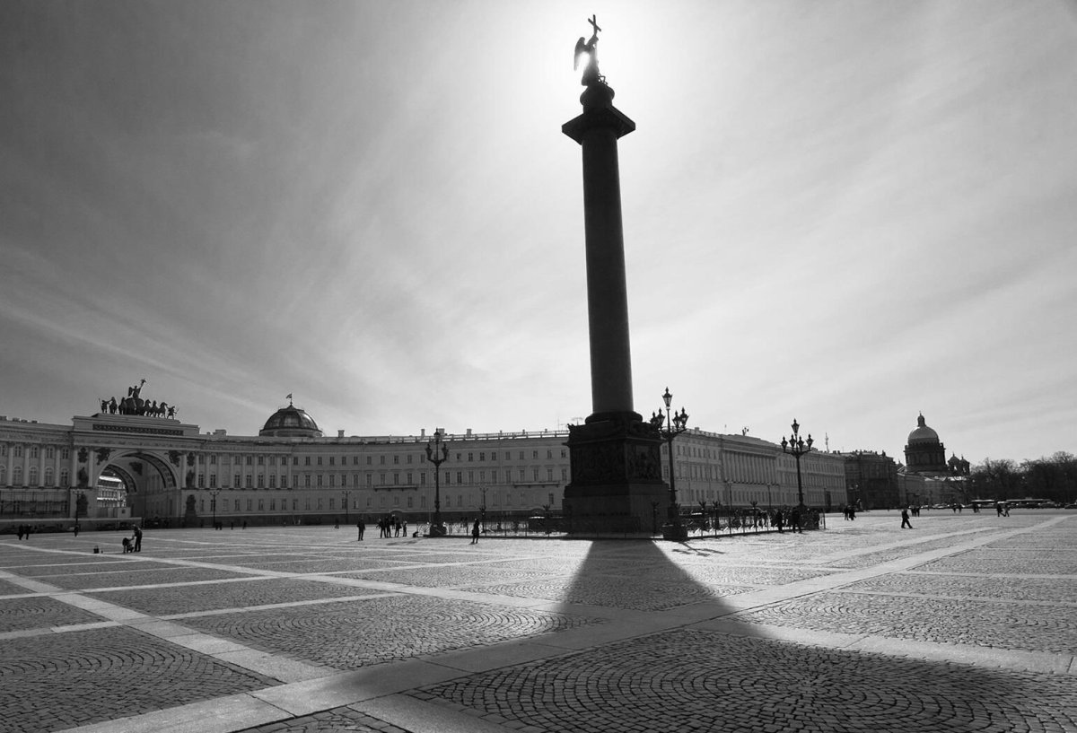Дворцовая площадь в Санкт-Петербурге