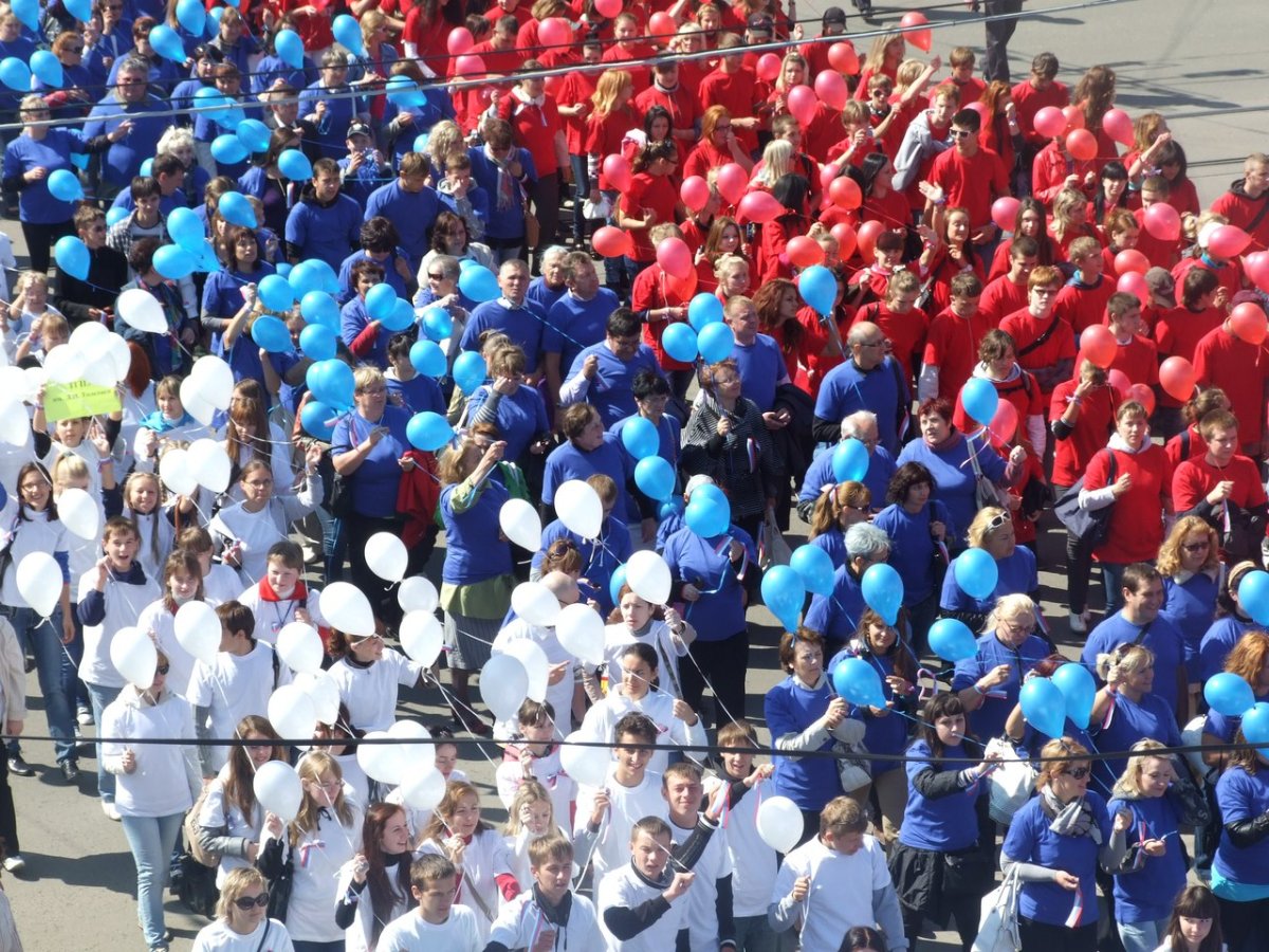 Много русских людей