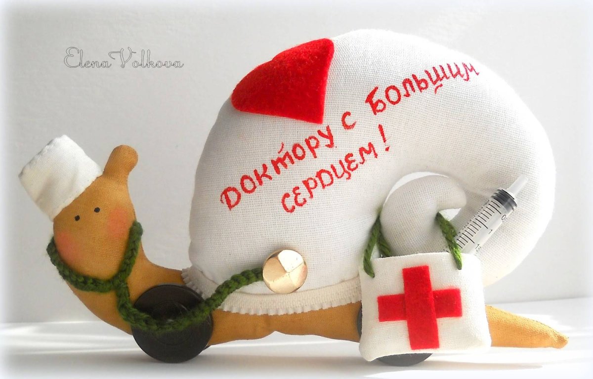 Кот в костюме врача