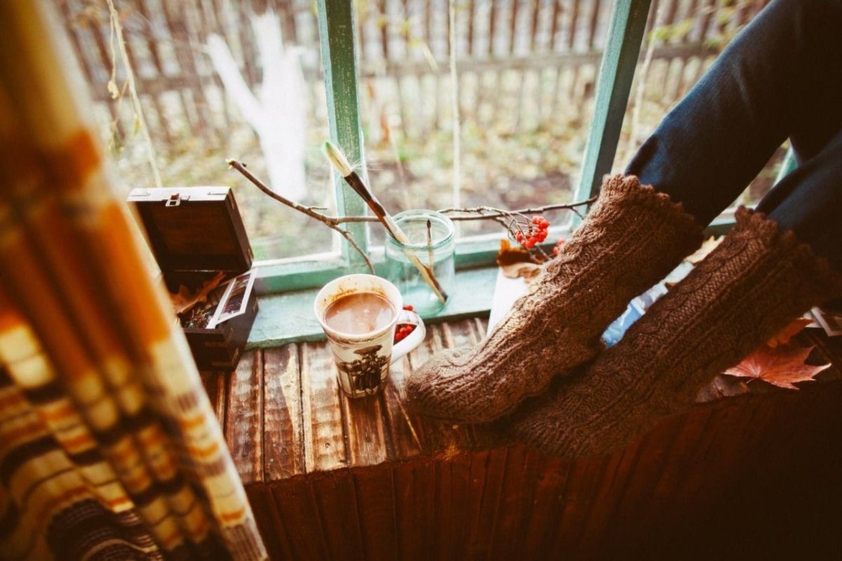 Осень чай окно