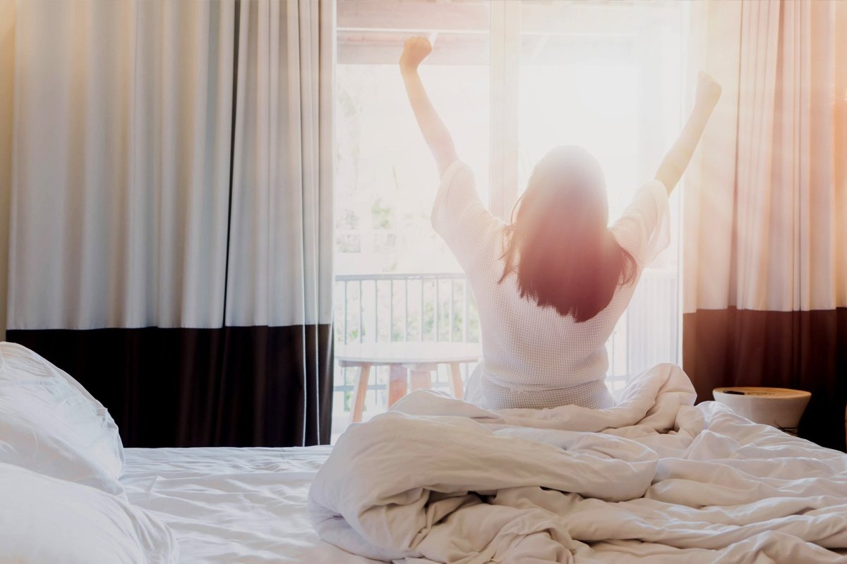 Проснулся утром