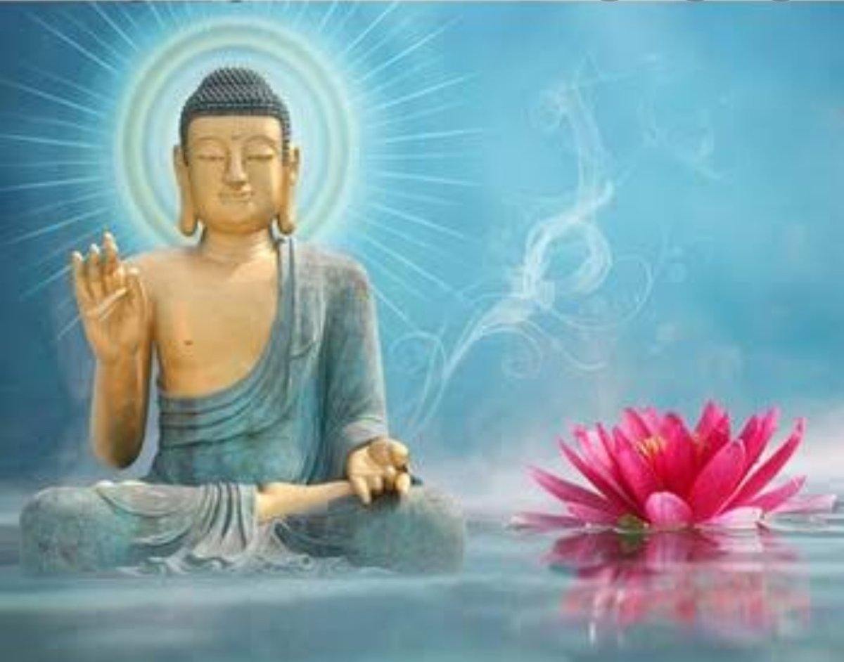 Будда с лотосом и четкой