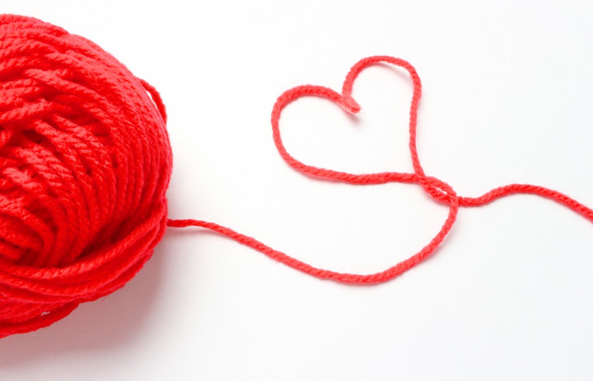 Клубок красных ниток