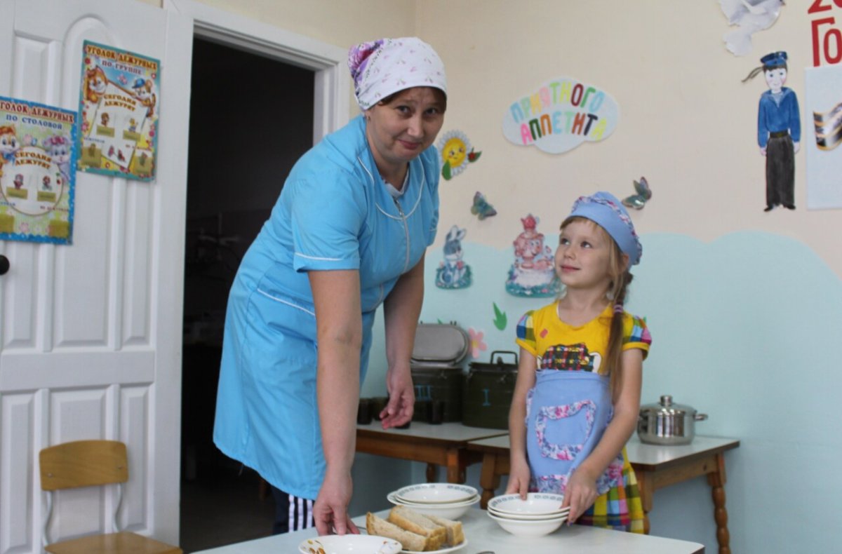 Помощник воспитателя