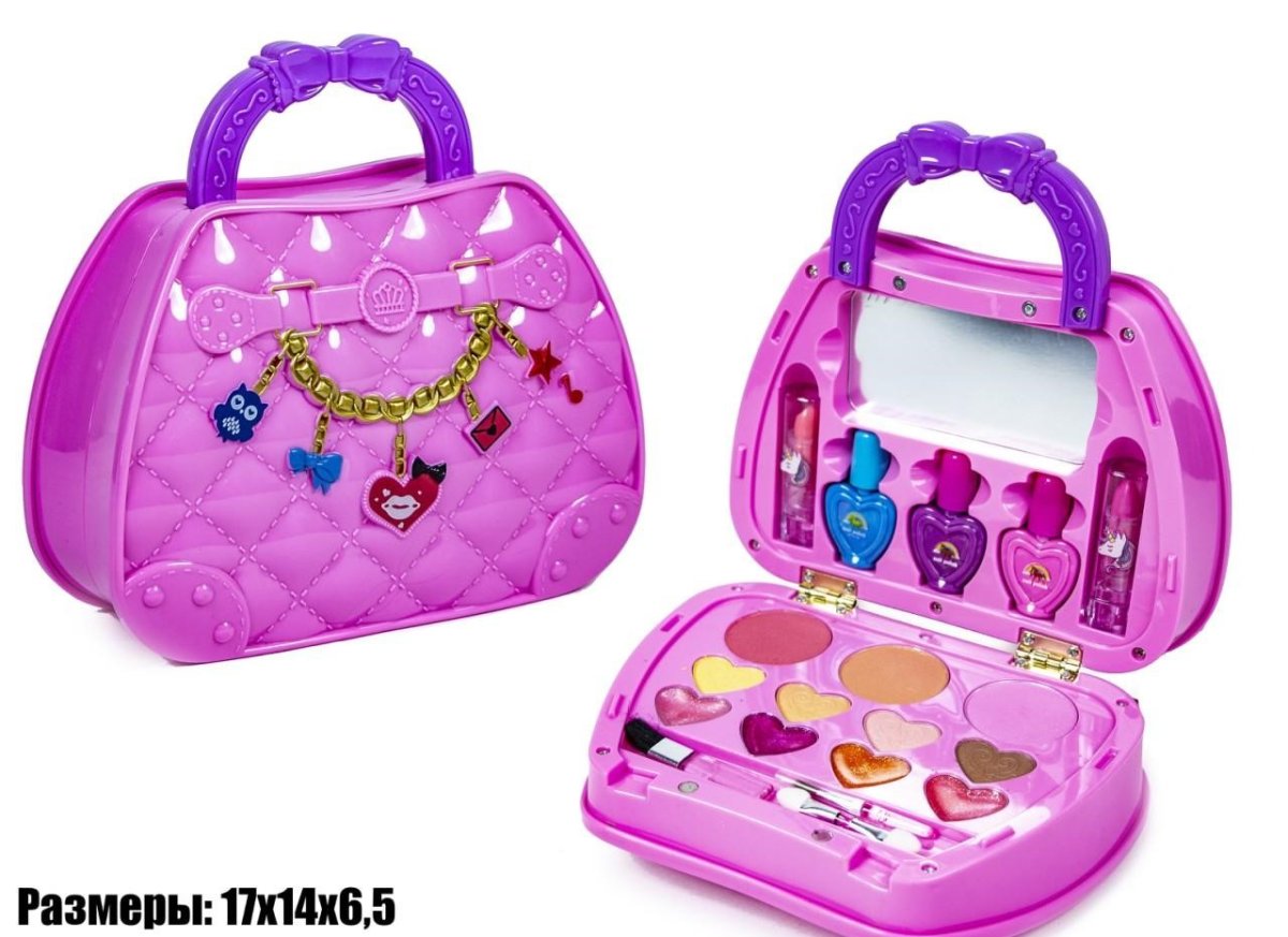 Девушка с косметикой