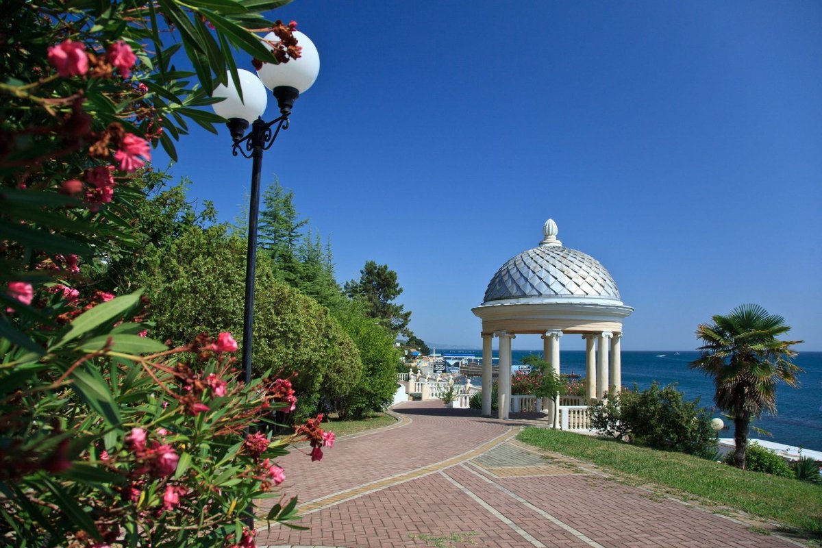 Набережная Адмирала Серебрякова 79б