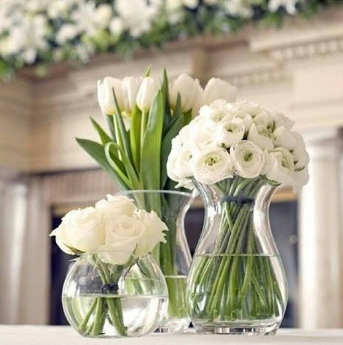 Ваза с тюльпанами