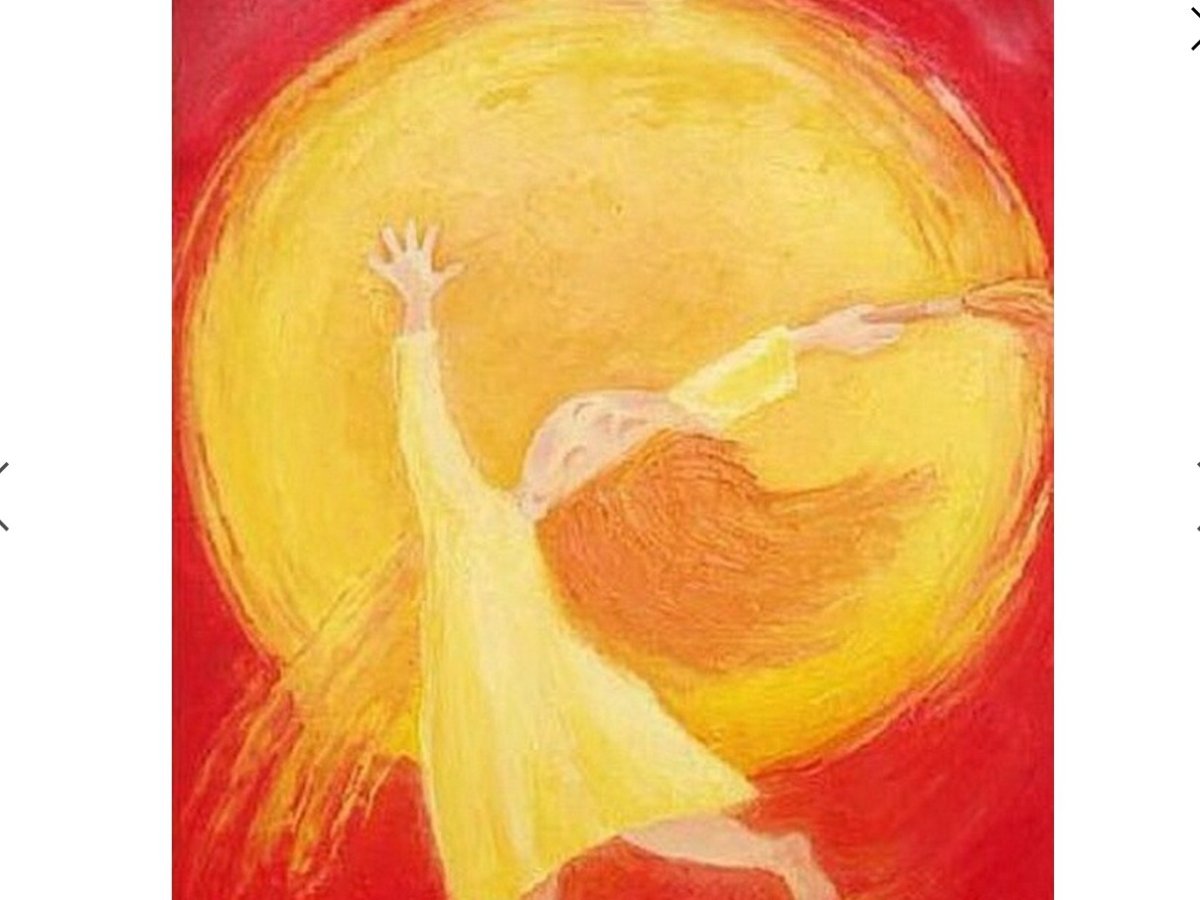 Женщина в потоке энергии