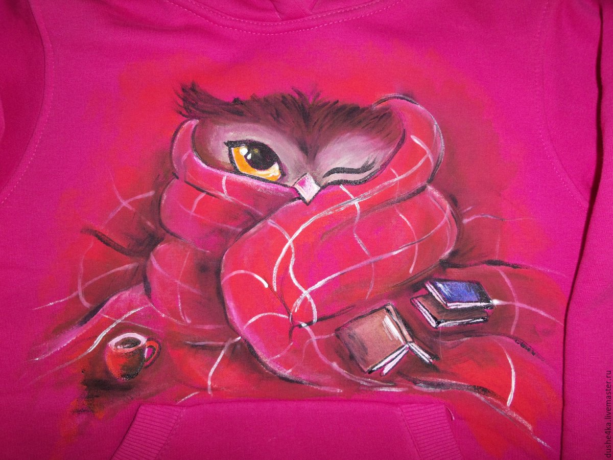 Сова с кружкой кофе