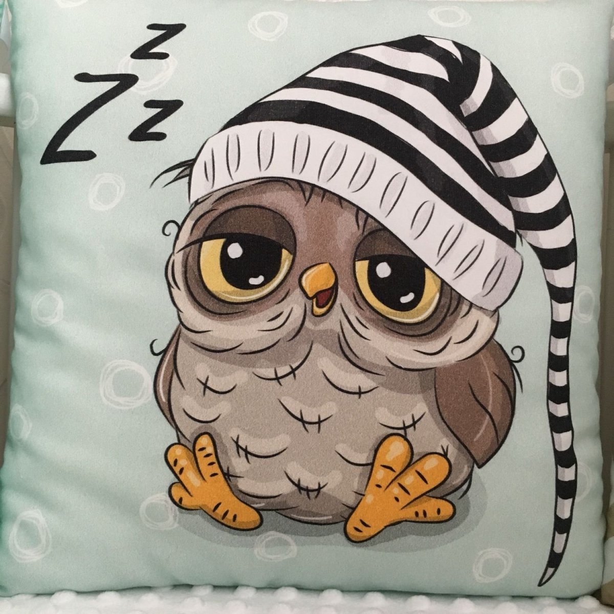 Совенок спит