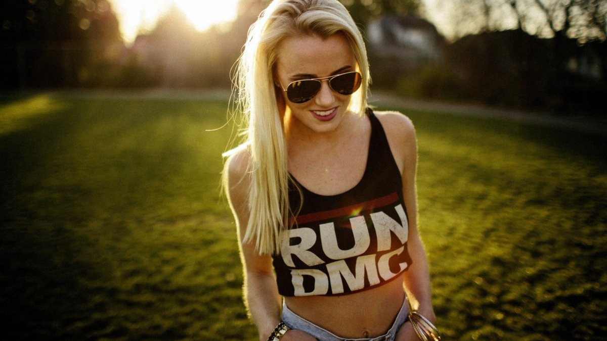 Крутые заставки с девушками