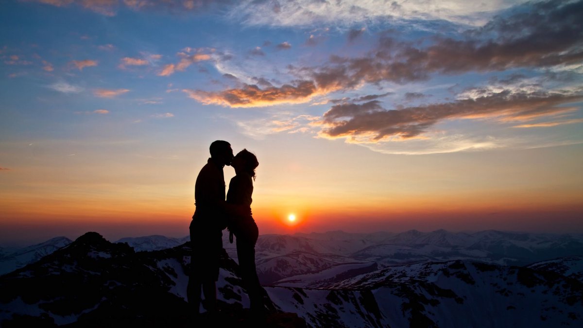Силуэты влюбленных