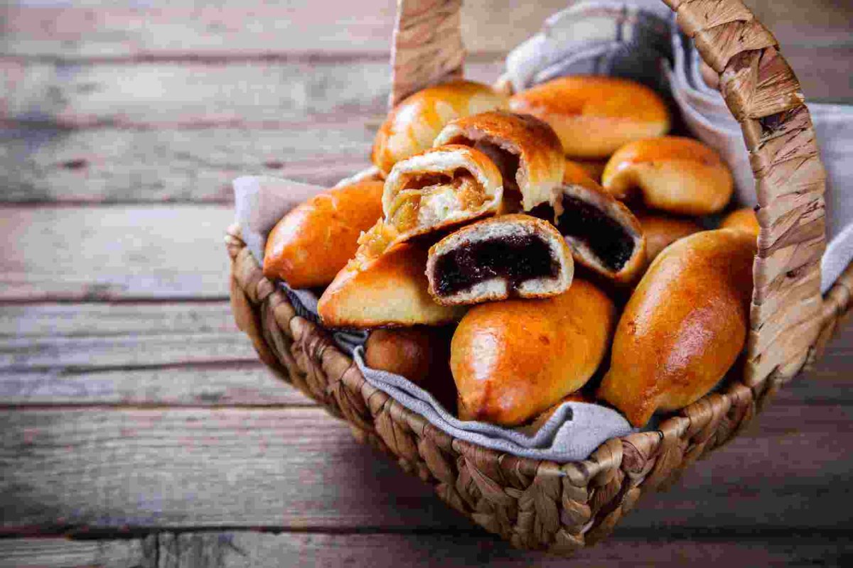 Нарисовать корзину с пирожками