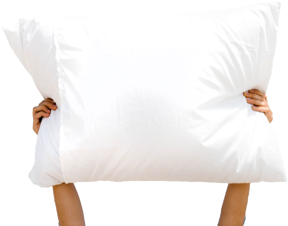 Девушка с подушкой на белом фоне