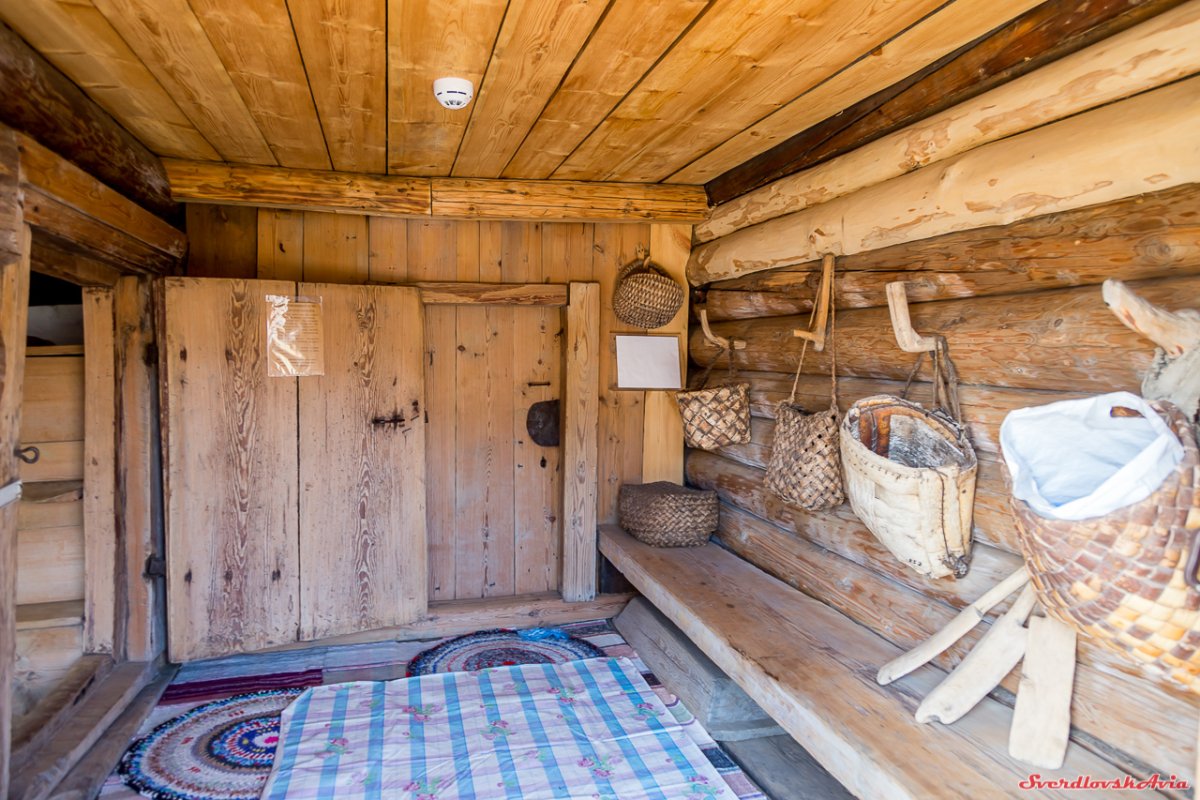 Русская изба сени