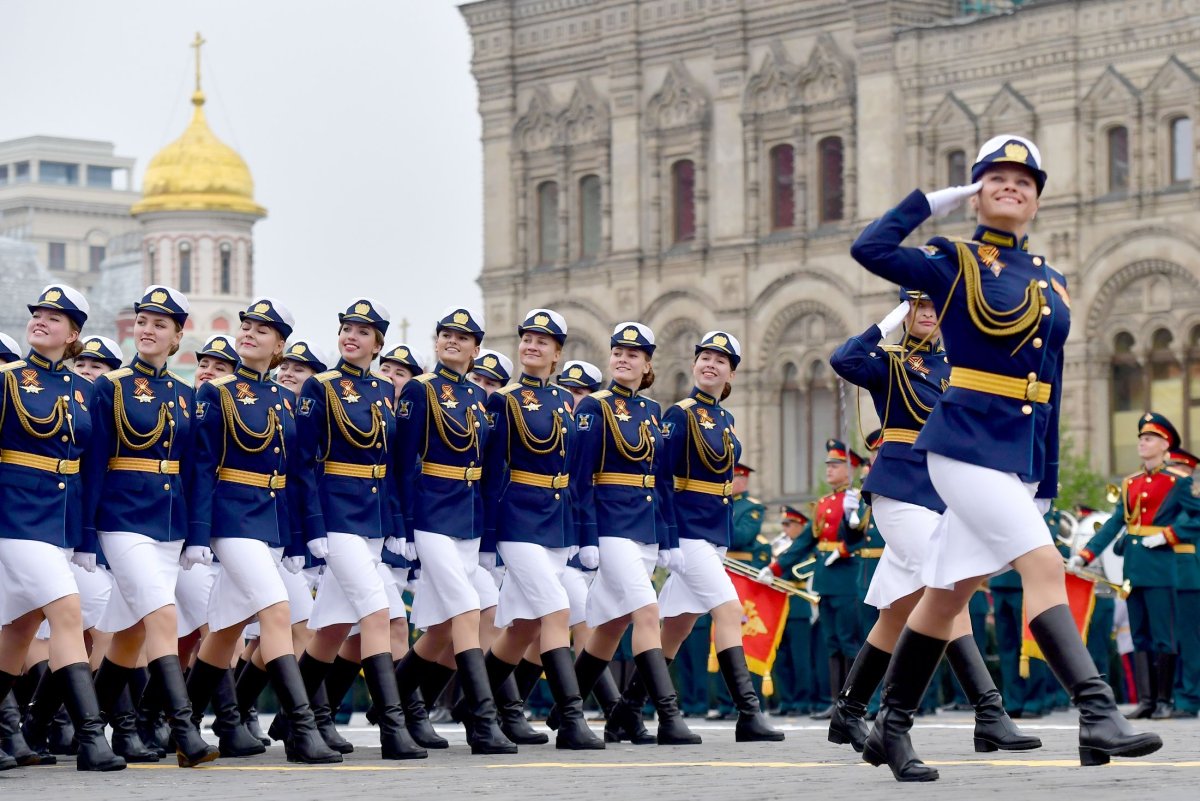 Женщины на параде Победы 2021 в Москве