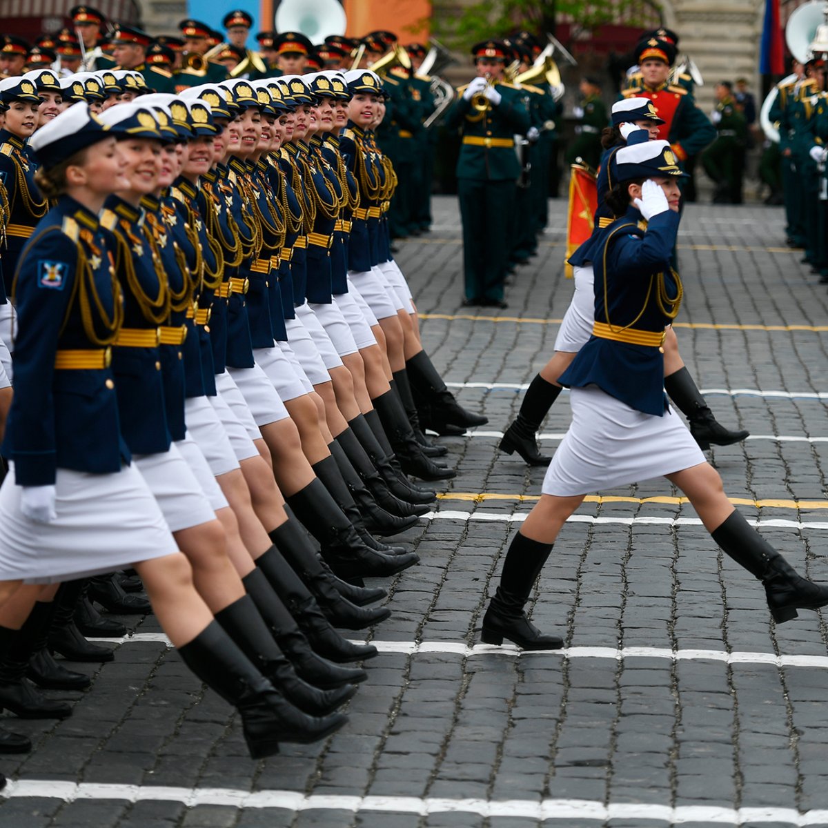 Курсантки на параде в Москве
