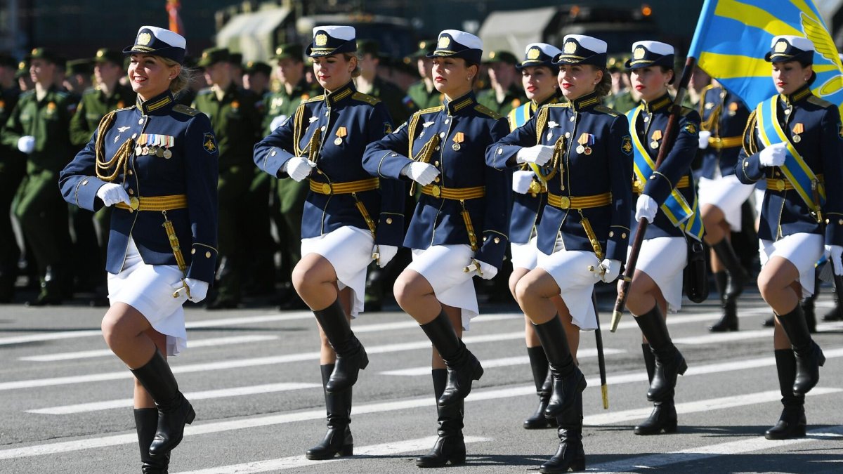 Девушки на параде Победы 2020 Москва