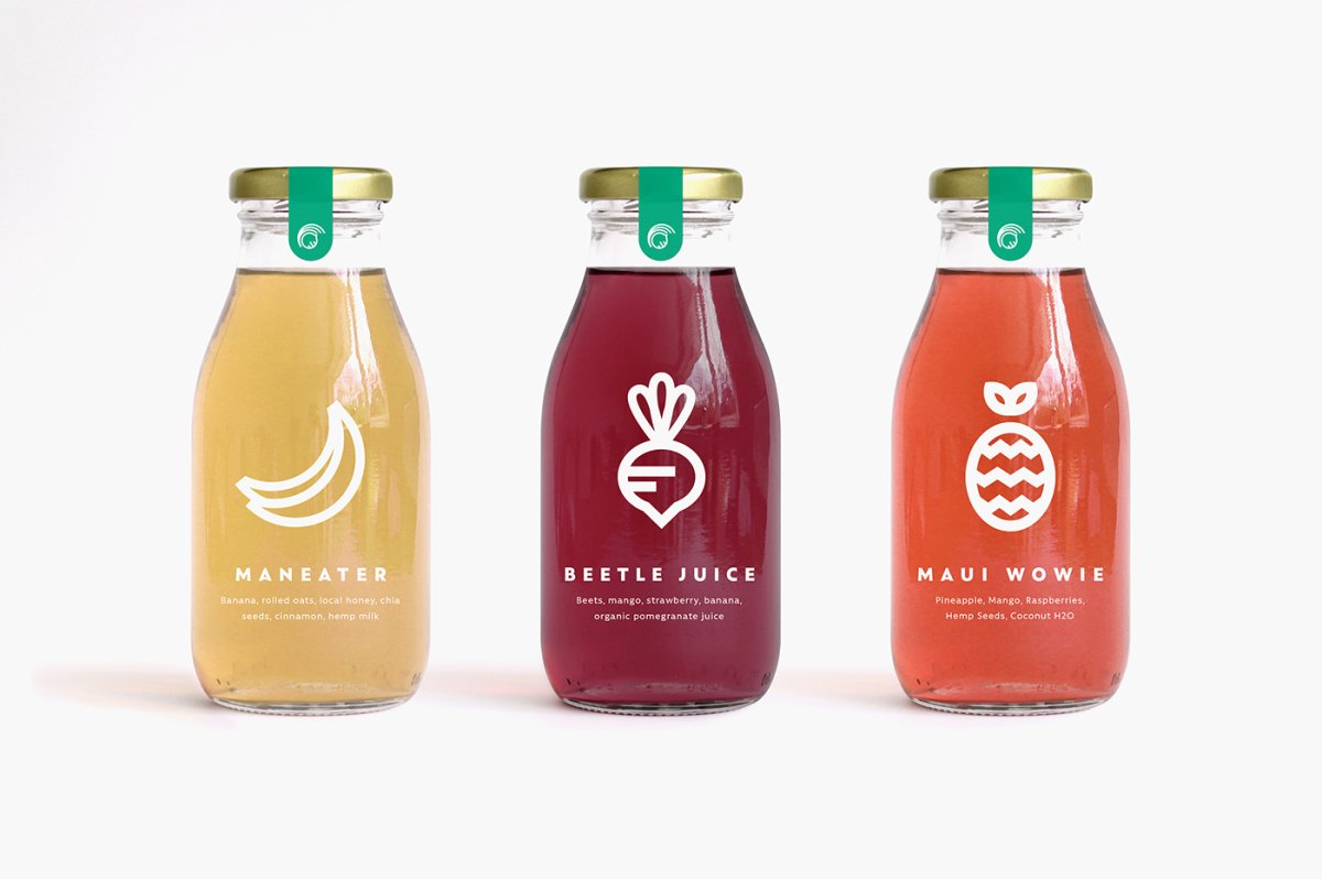 Сок в стеклянной бутылке