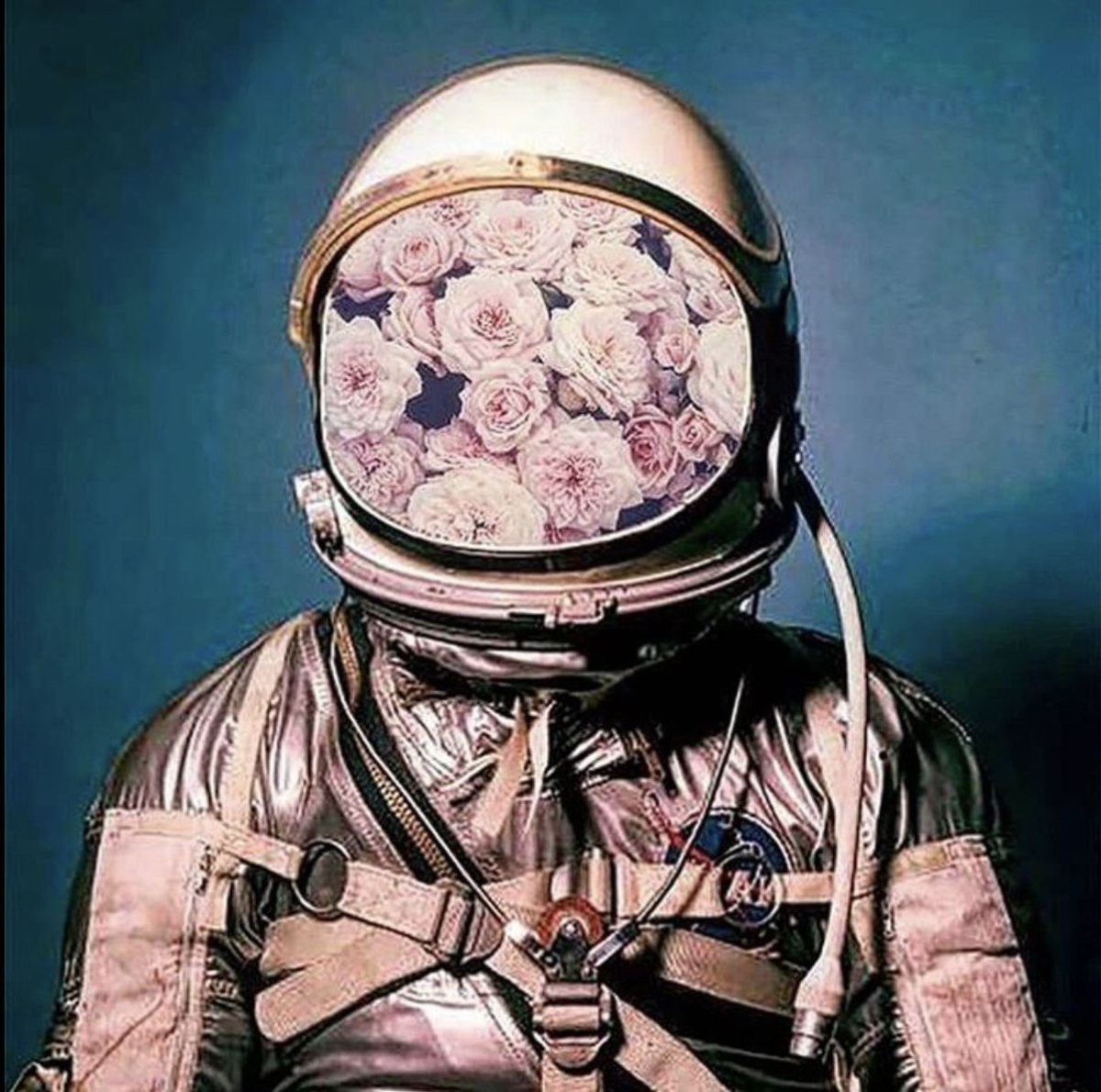 Человек в скафандре