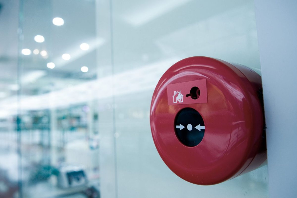 Как опломбировать пожарную кнопку