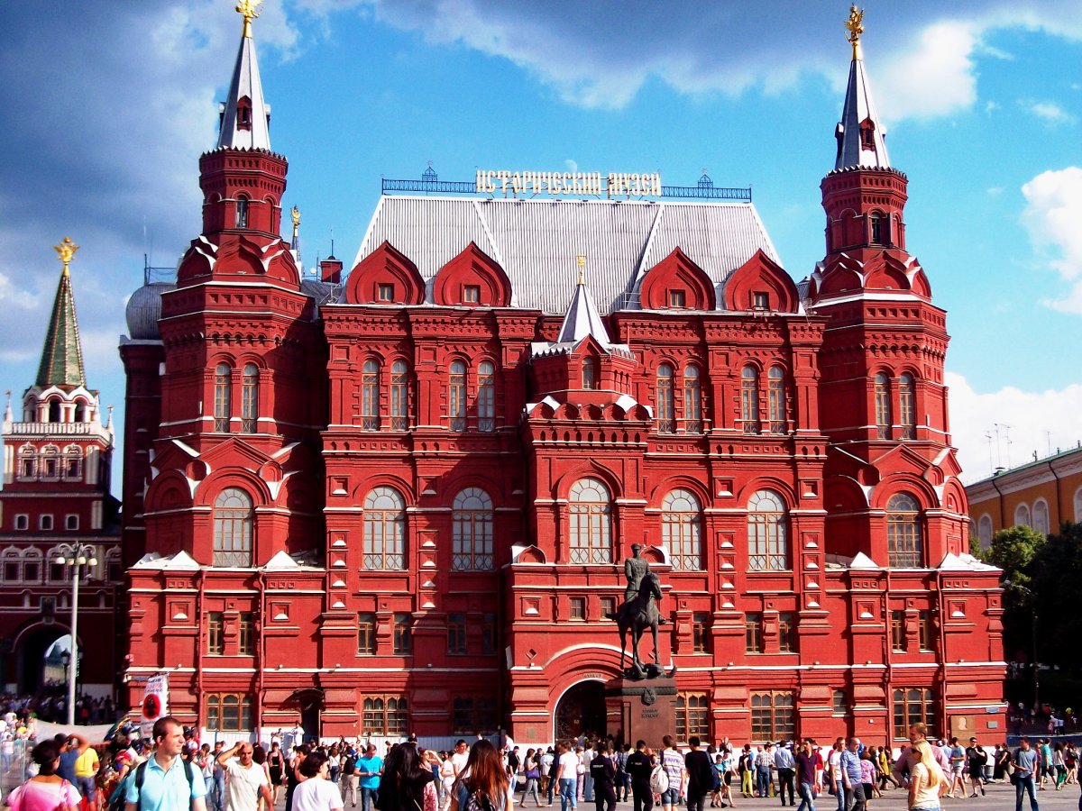 Здание государственного исторического музея в Москве