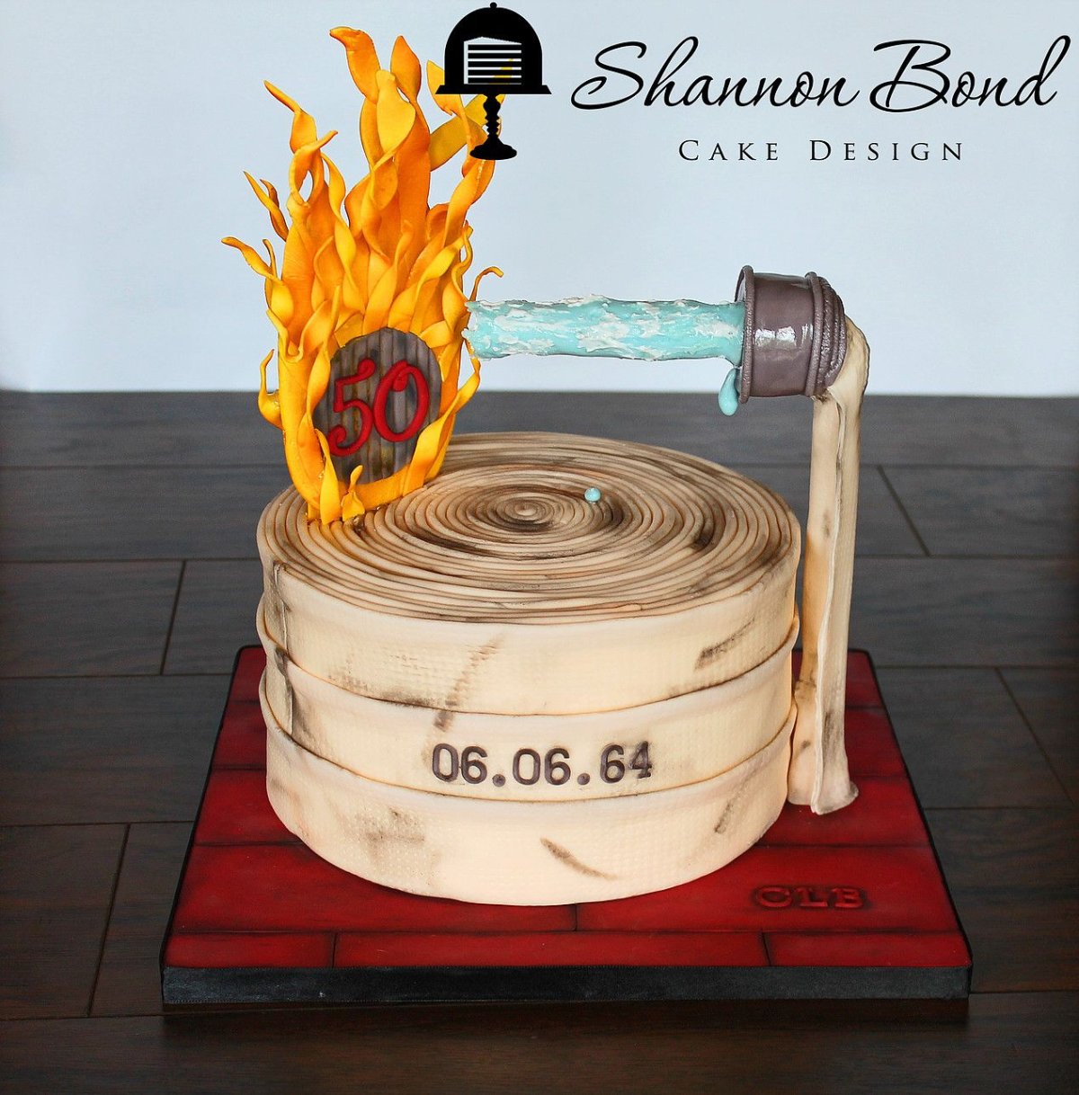 Декор огненного торта