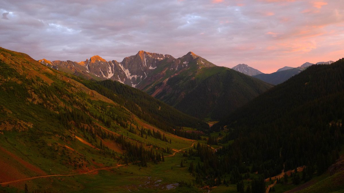 Чимганские горы Узбекистан
