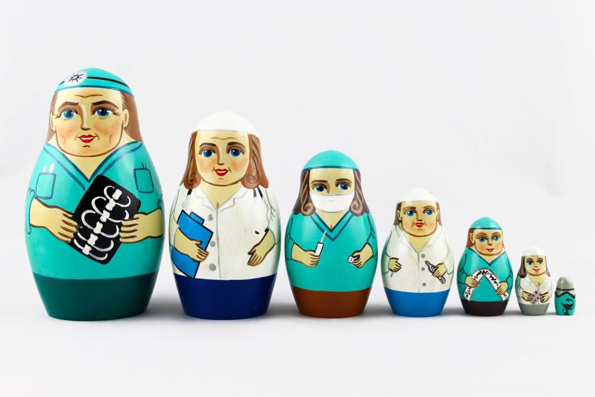 Матрёшки виде врачей