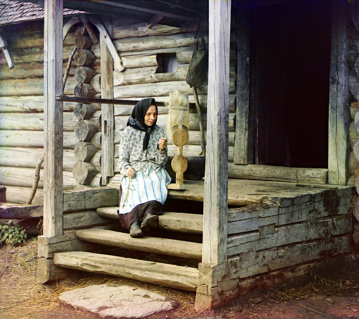 Старуха с прялкой