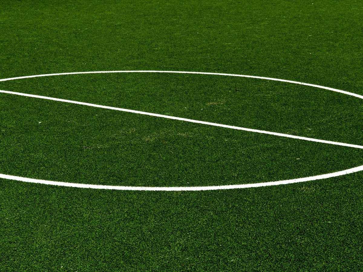 Футбольное поле Англия деревня