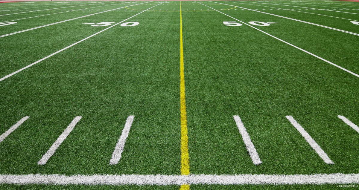 Узоры газона на футбольном поле