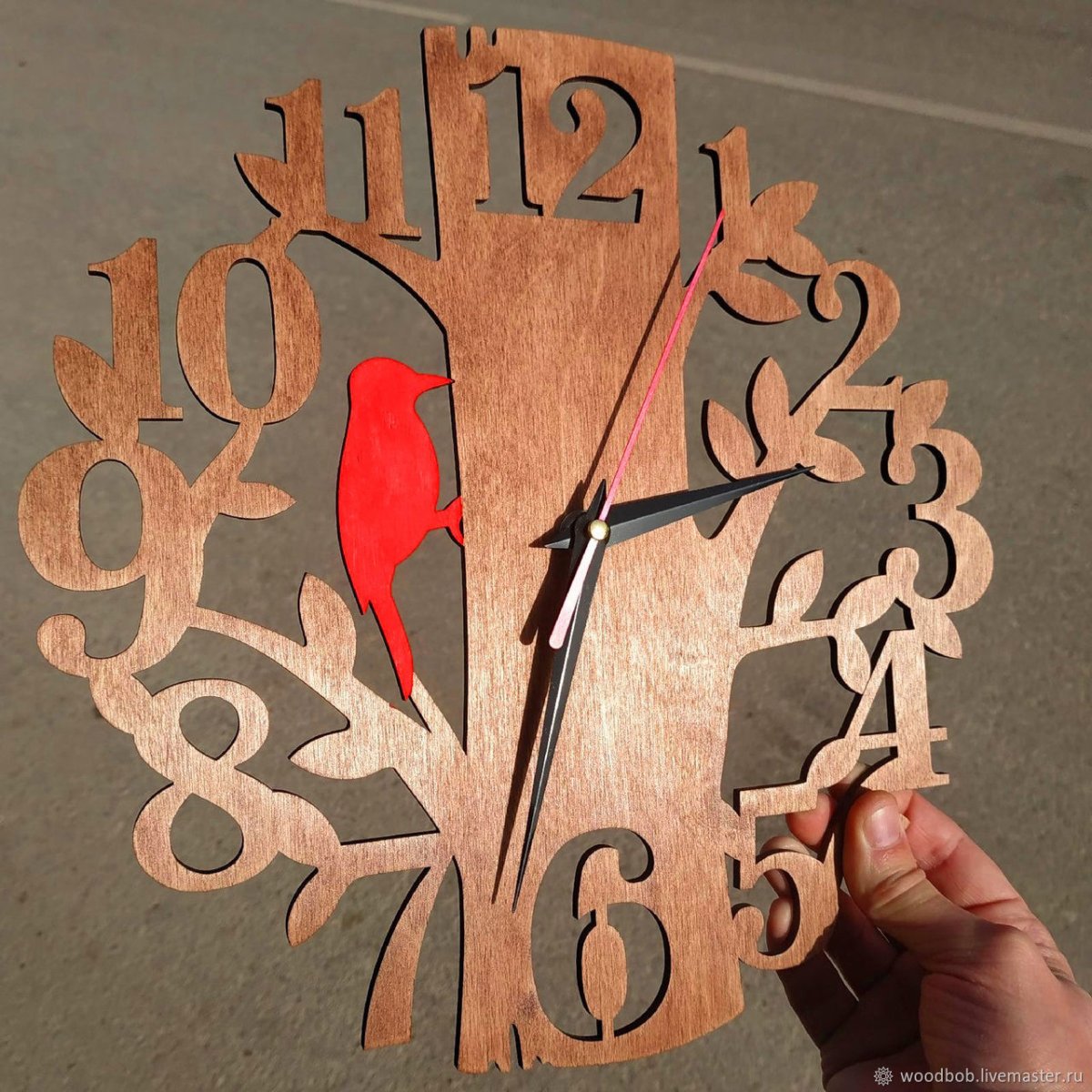 Часы из дерева