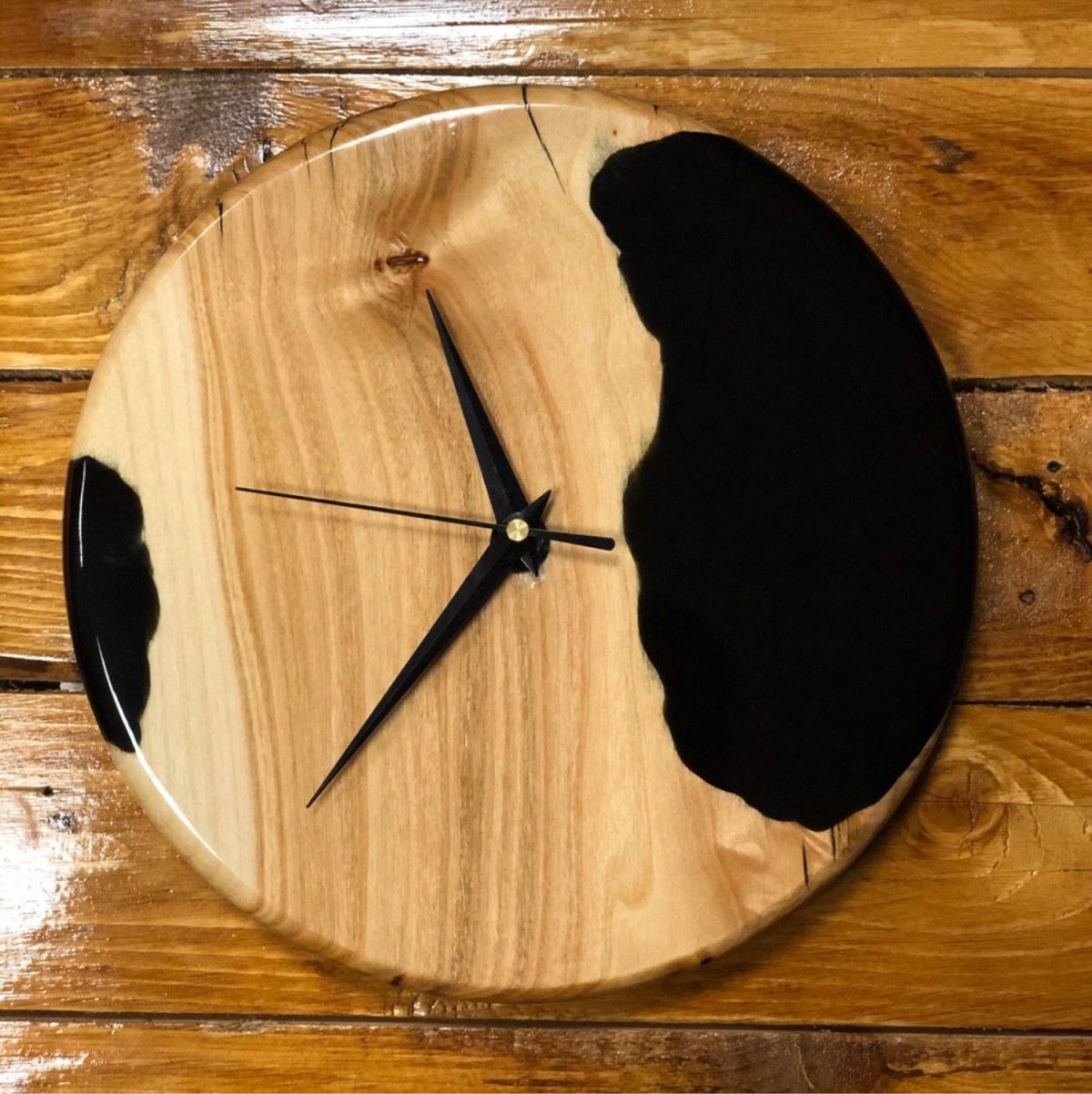 Настенные часы из досок