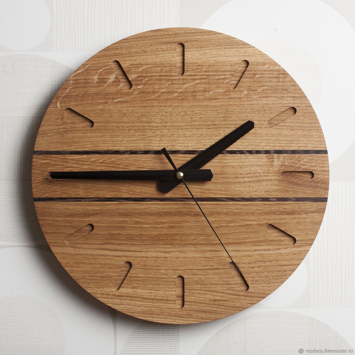 Часы из дерева настенные ручной работы