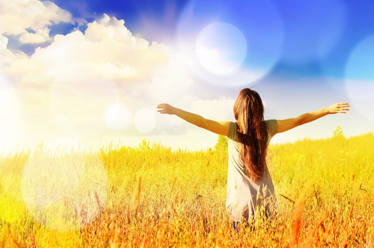 Счастливые люди на природе