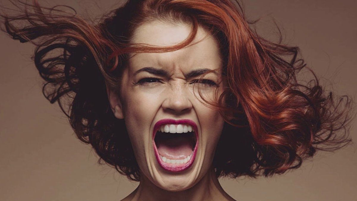 Кричащая девушка