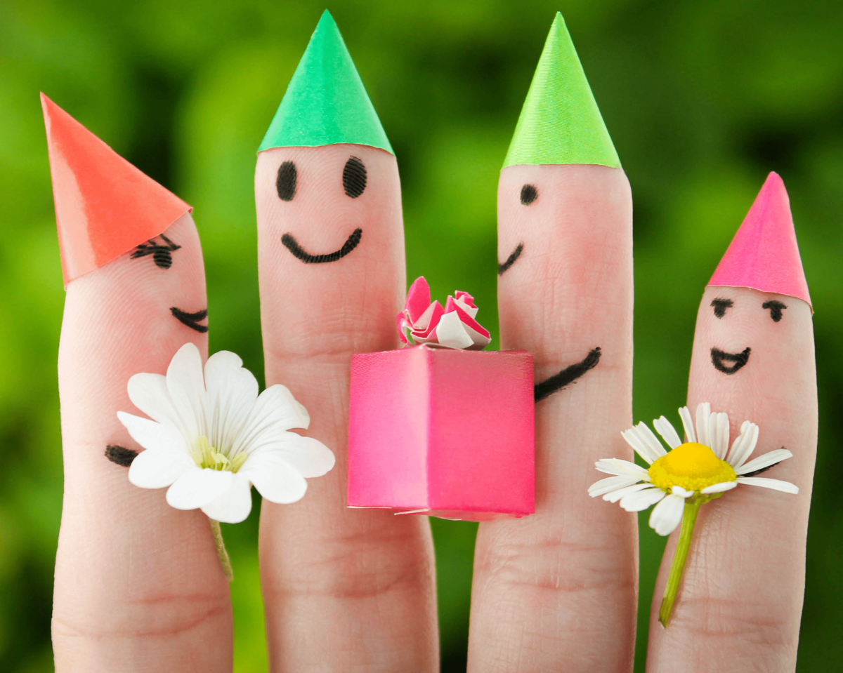 Детские руки в краске