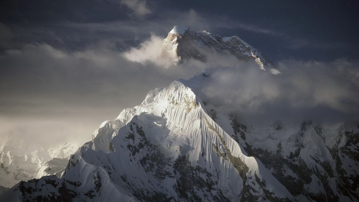 Пик горы Эверест рассвет