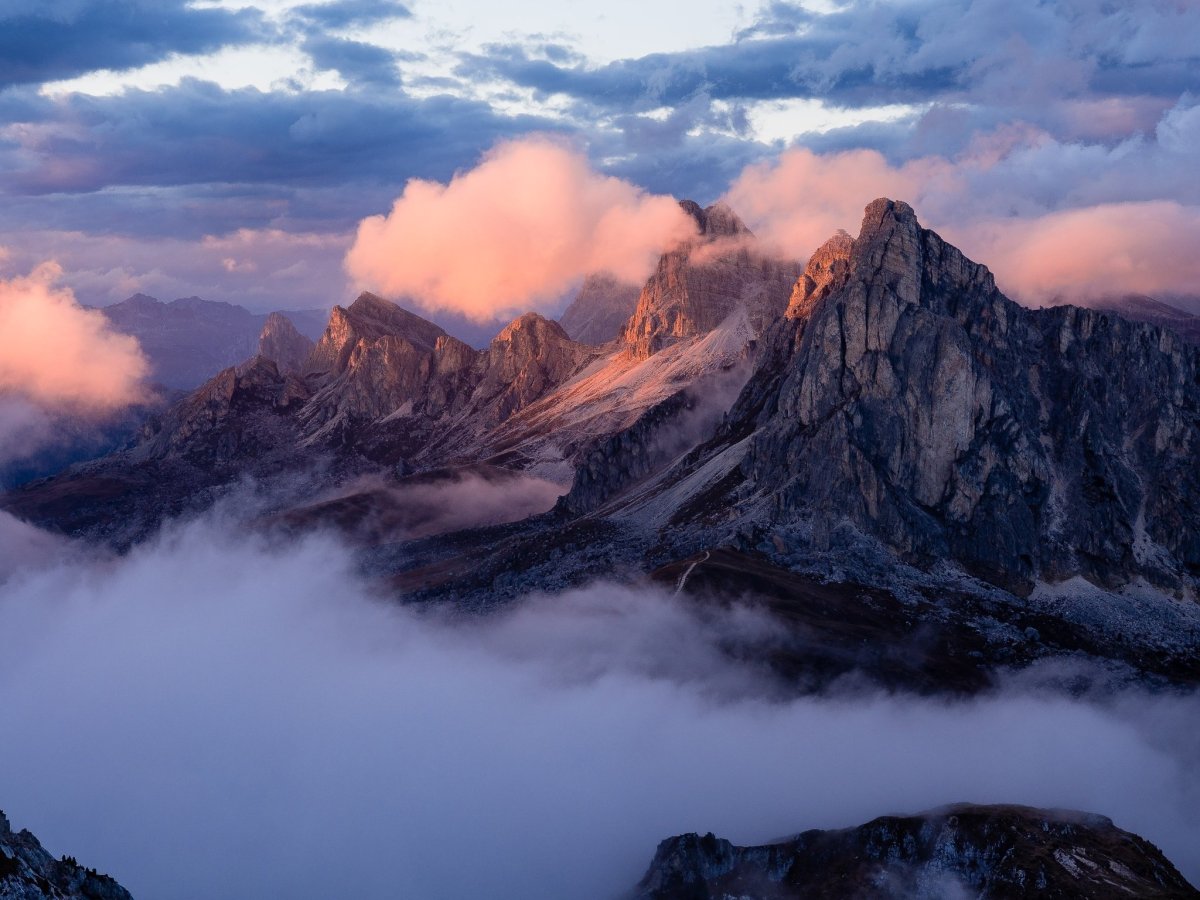 Горы в облаках