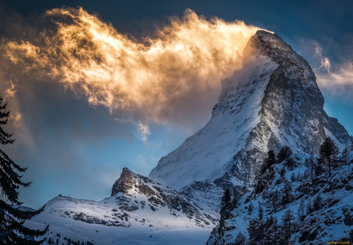 Гора Маттерхорн ночью