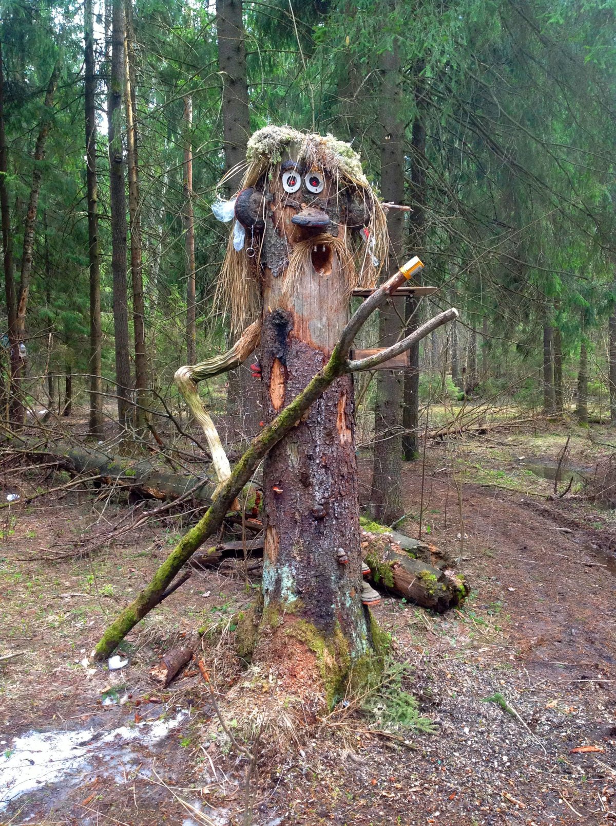 Страшные скульптуры из дерева